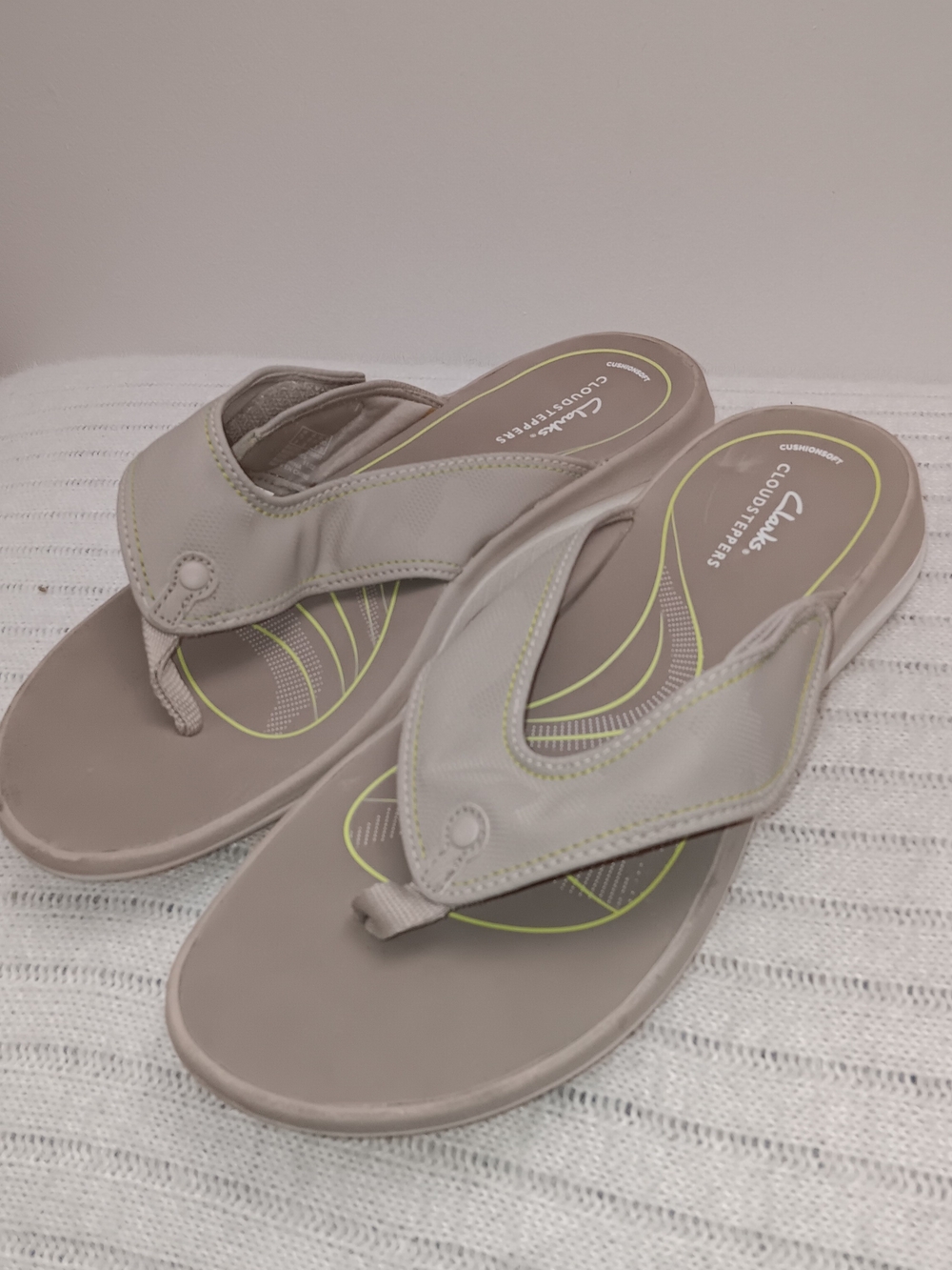 Clarks Women's Taupe Comfort Flip Flops